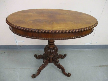 6538-Stolek salonni neorokoko  -  3 700 kc 